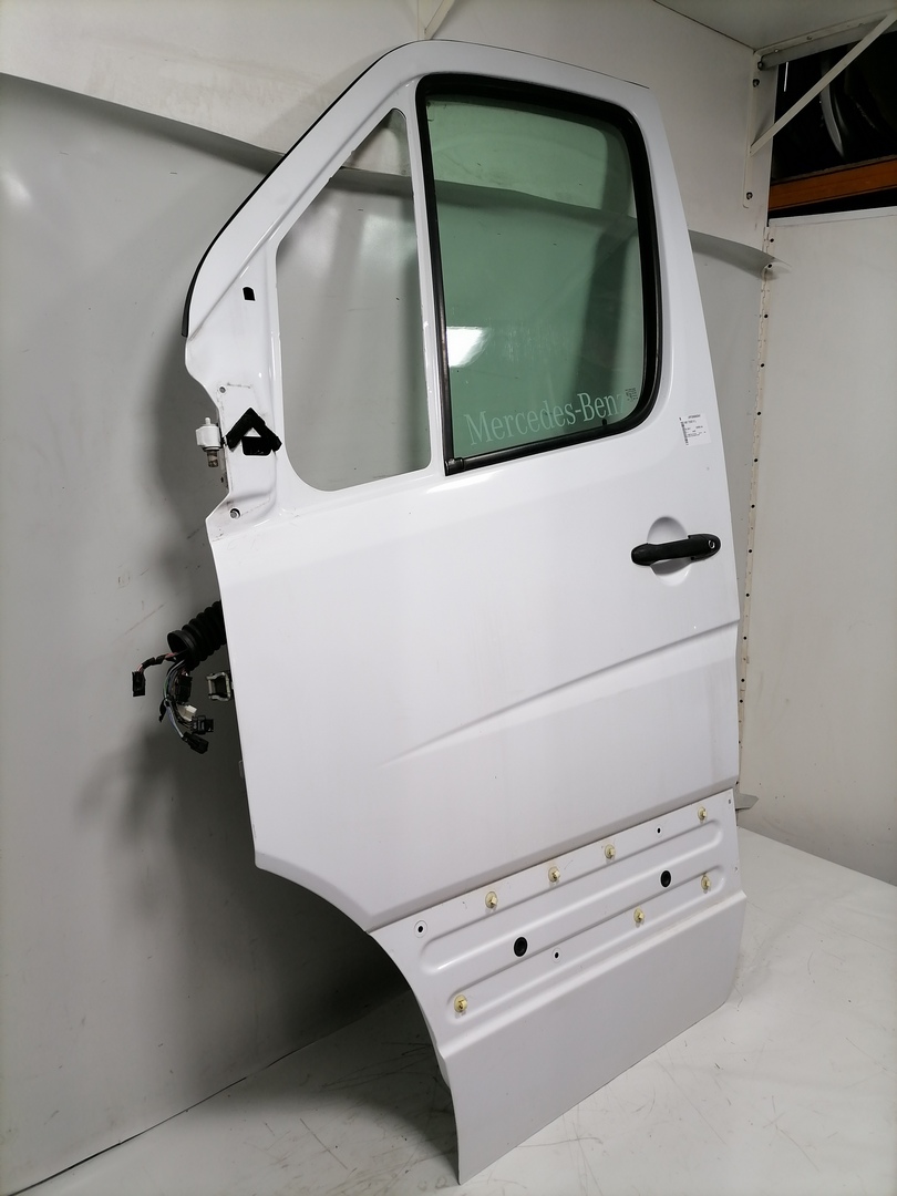 Mercedes Sprinter 906 original T&uuml;r vorn links Wei&szlig; Bj.2017